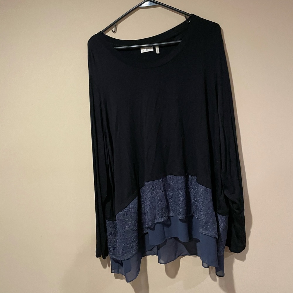 LOGO by Lori Goldstein Black Long Sleeved